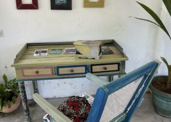 Plastic_Kenya_Recycled plastic furniture 2_OCG1 1130