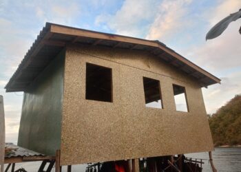 Plastic_Philippines_Boards in use on the island 2_Credit - Pure Oceans_OCG2_1050