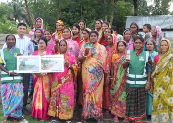Project_Bangladesh_Group of women during workshop_OCG1_1063 (1)